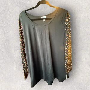 LuLaRoe Lynnae Long Sleeve Shirt-Size 3XL- Black With Floral Sleeves Print-NWT